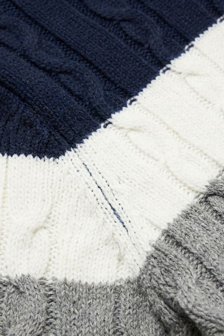 Herren Zopfmuster-Pullover | Rundhalsausschnitt & Farbblockdesign